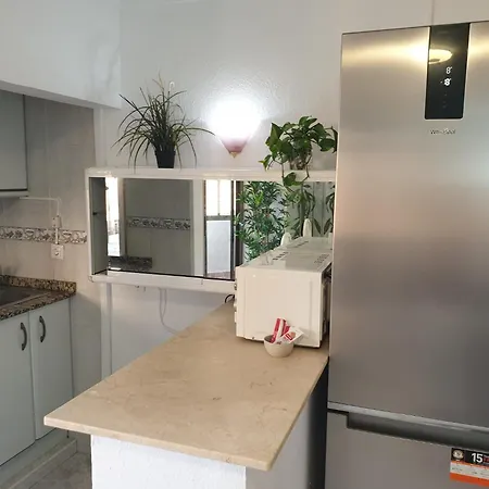 Beachside Comfort Family-friendly With Modern Amenities Apartment *
