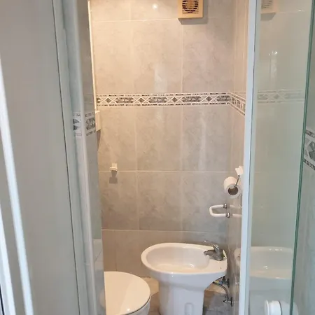 Beachside Comfort Family-friendly With Modern Amenities *
