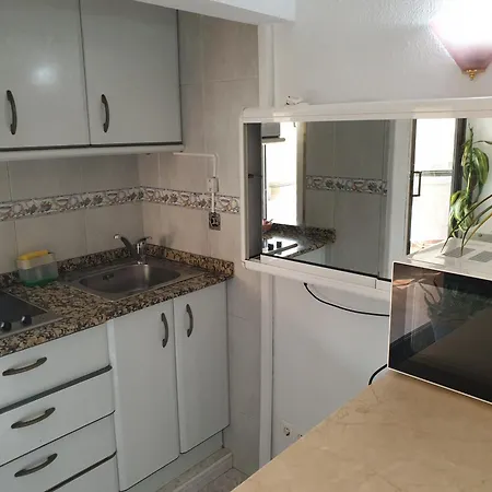 Beachside Comfort Family-friendly With Modern Amenities Apartment