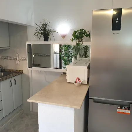 Beachside Comfort Family-friendly With Modern Amenities Fuengirola